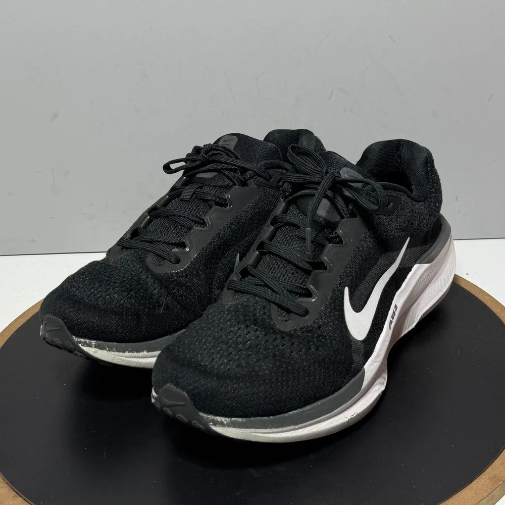 Nike Air Winflo 11 Men Size 11 Running Training Sneakers Black White Athleisure